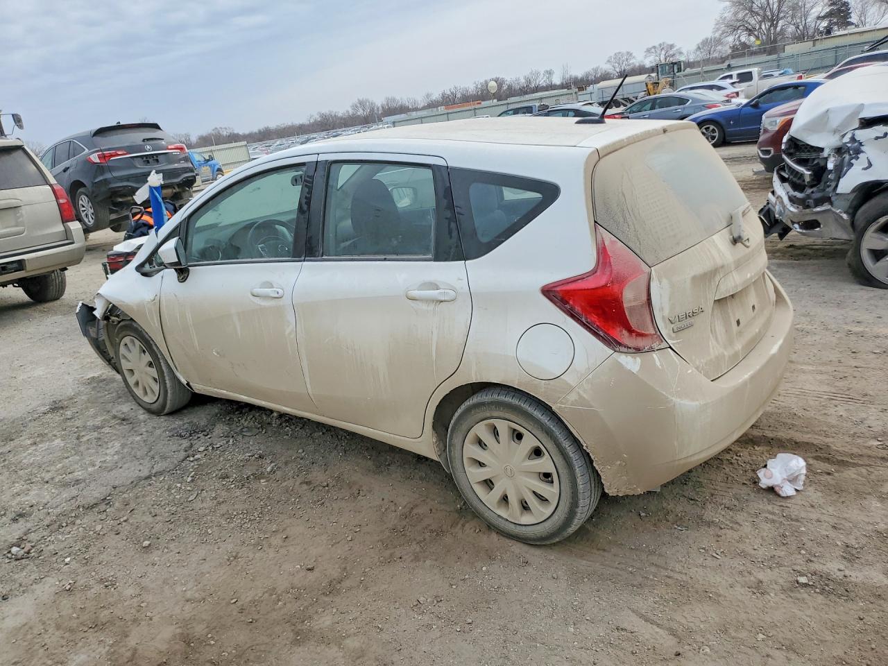 2016 NISS Versa VIN 3N1CE2CP5GL398910 photo 2