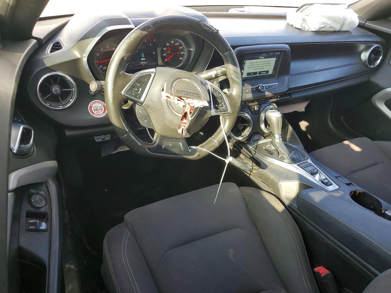 2018 Chev Camaro VIN 1G1FB1RX5J0185943 photo 8