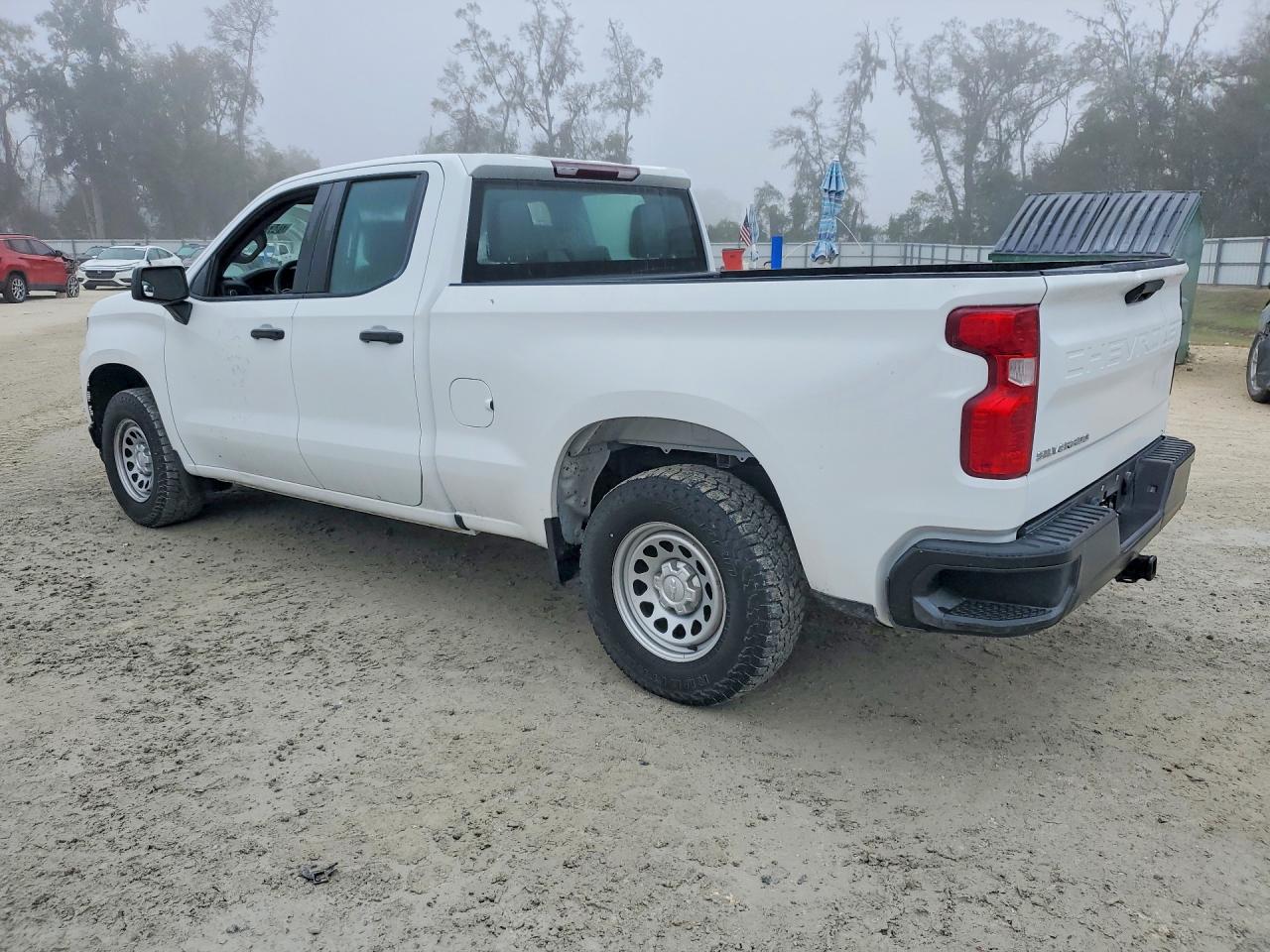 2022 Chevy Silverado VIN 1GCRYAED2NZ171918 photo 2