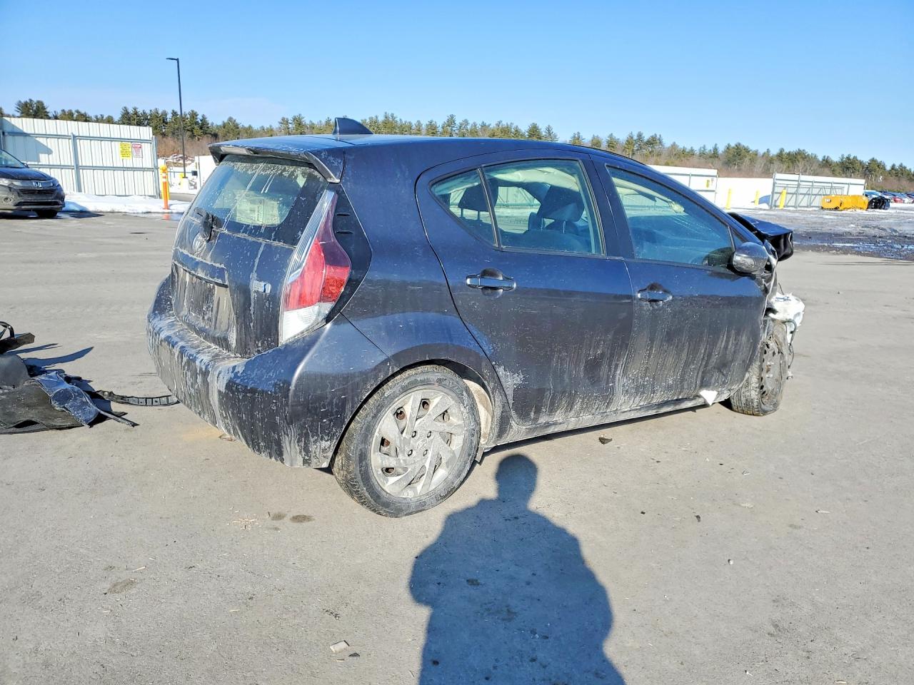 2015 TOYOTA Prius c VIN JTDKDTB33F1584807 photo 3