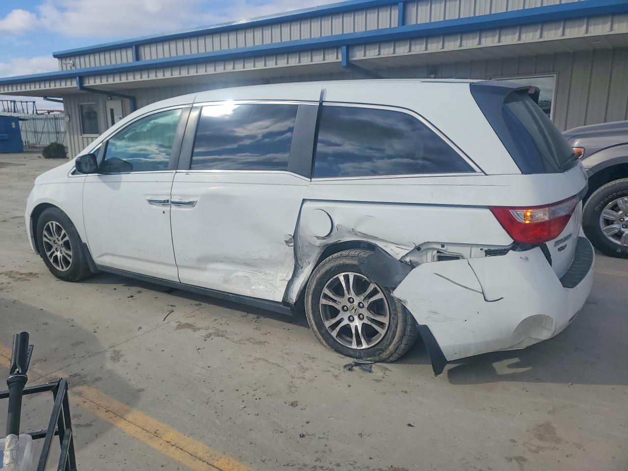 2011 Honda All models VIN 5FNRL5H64BB019028 photo 2