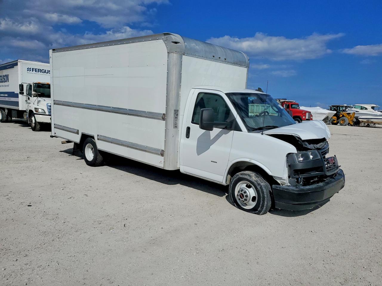 2021 GMC Savana VIN 7GZ37TC74MN013333 photo 4