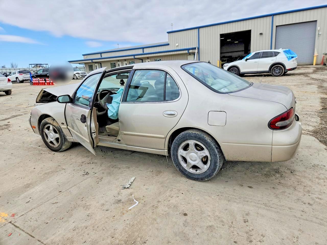1997 Niss Altima VIN 1N4BU31D7VC150523 photo 2