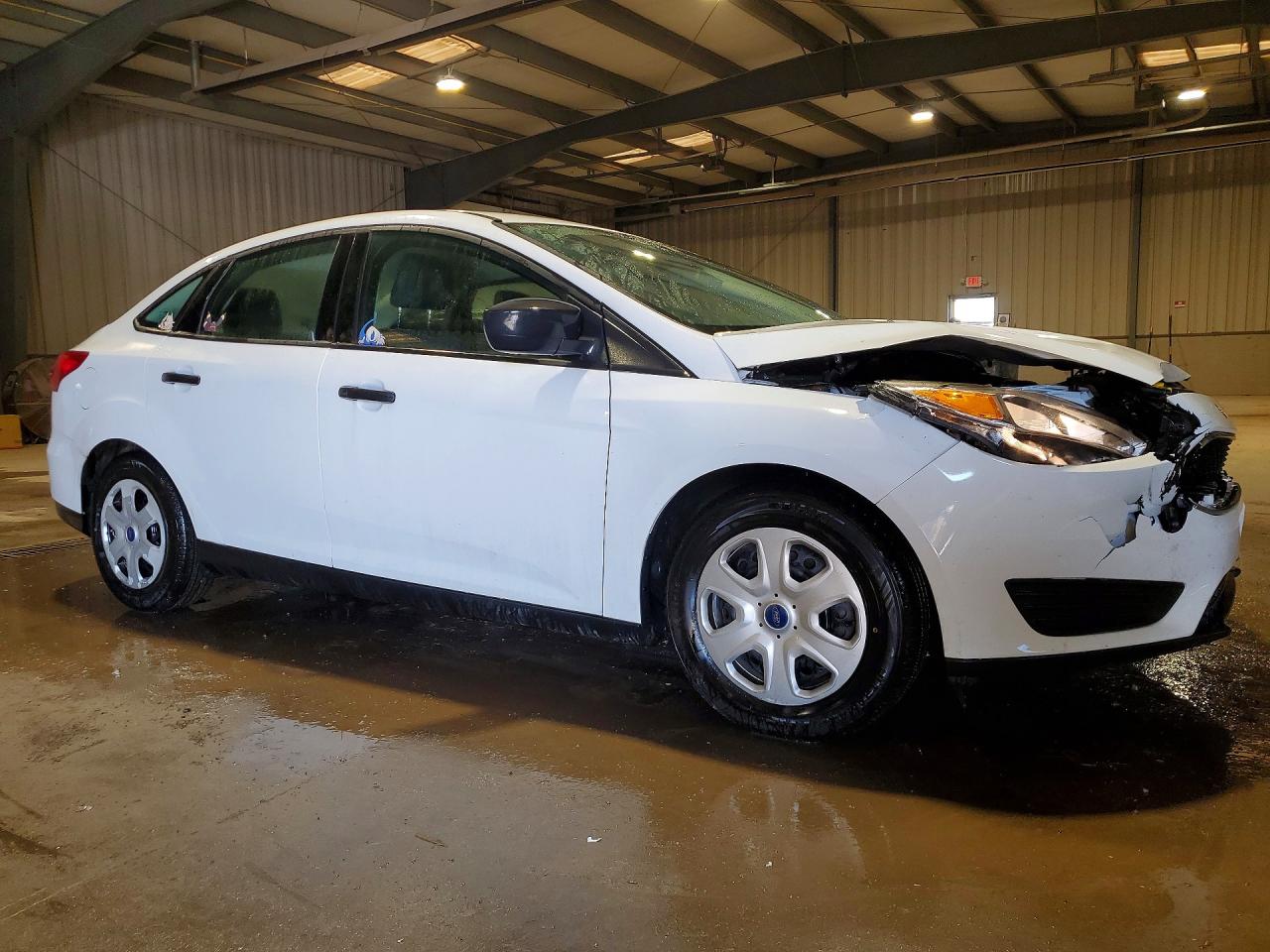 2016 Ford Focus VIN 1FADP3E24GL362050 photo 4