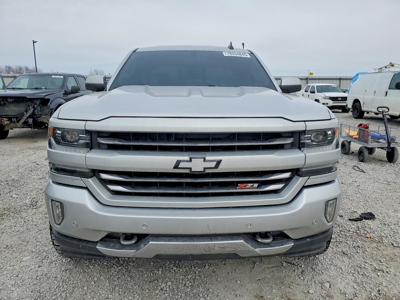 2018 Chevrolet All models VIN 3GCUKSECXJG507009 photo 5
