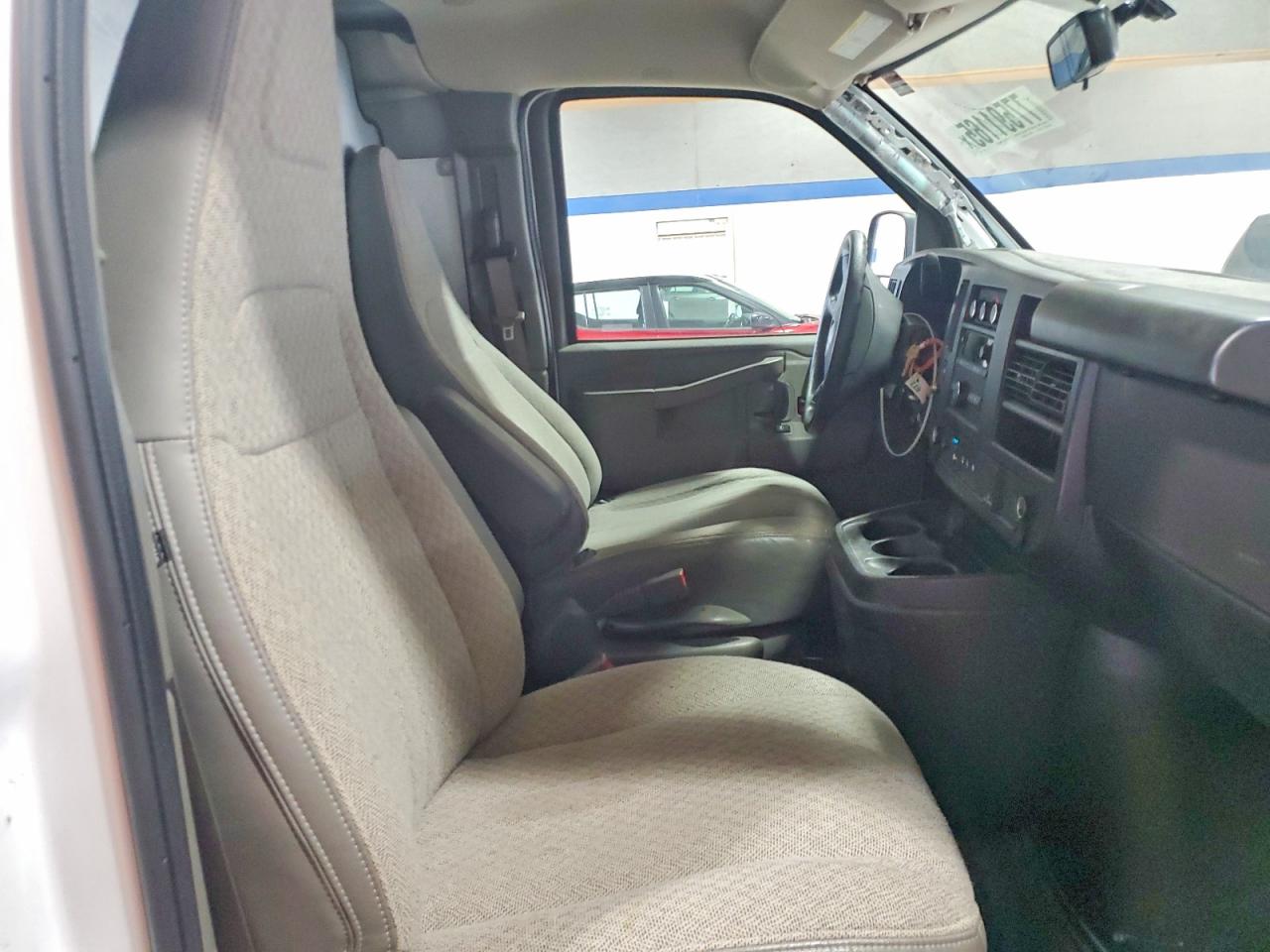 2023 GMC Savana VIN 1GTW7AFPXP1225370 photo 11