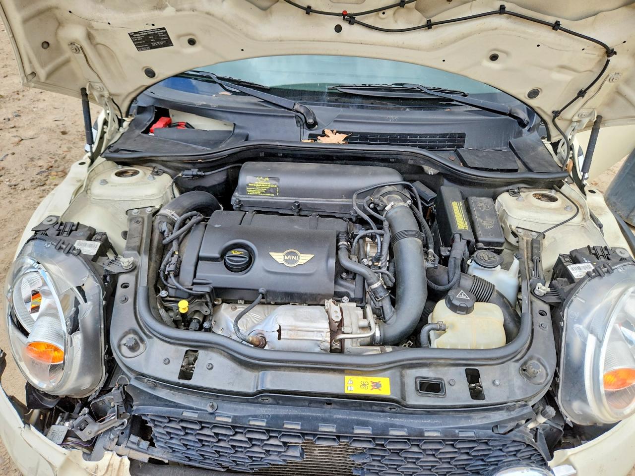 2012 Mini Cooper VIN WMWZP3C56CT296606 photo 11