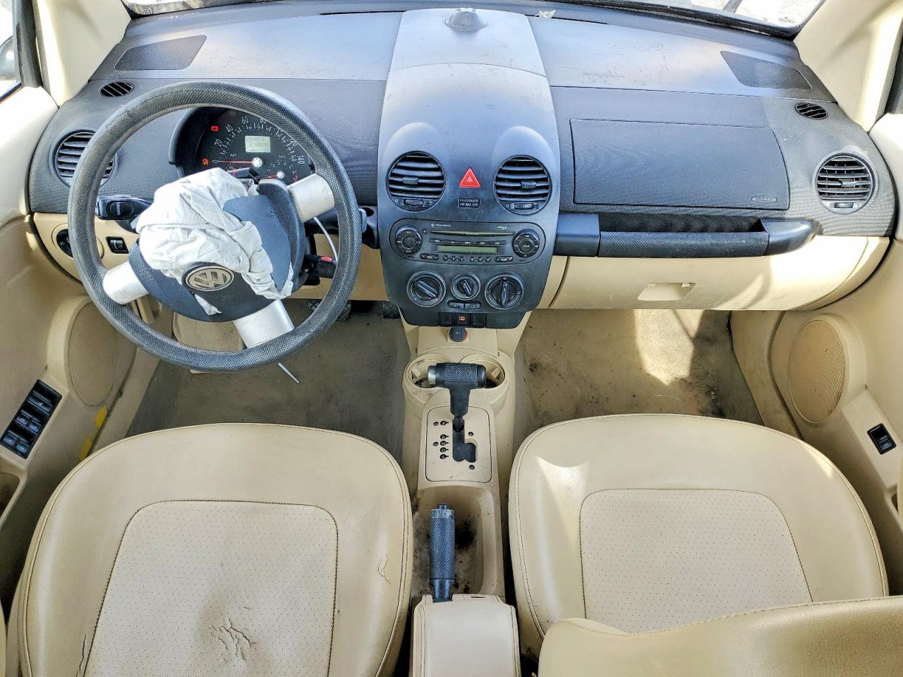 2005 Volkswagen Beetle VIN 3VWCM31Y25M356202 photo 8