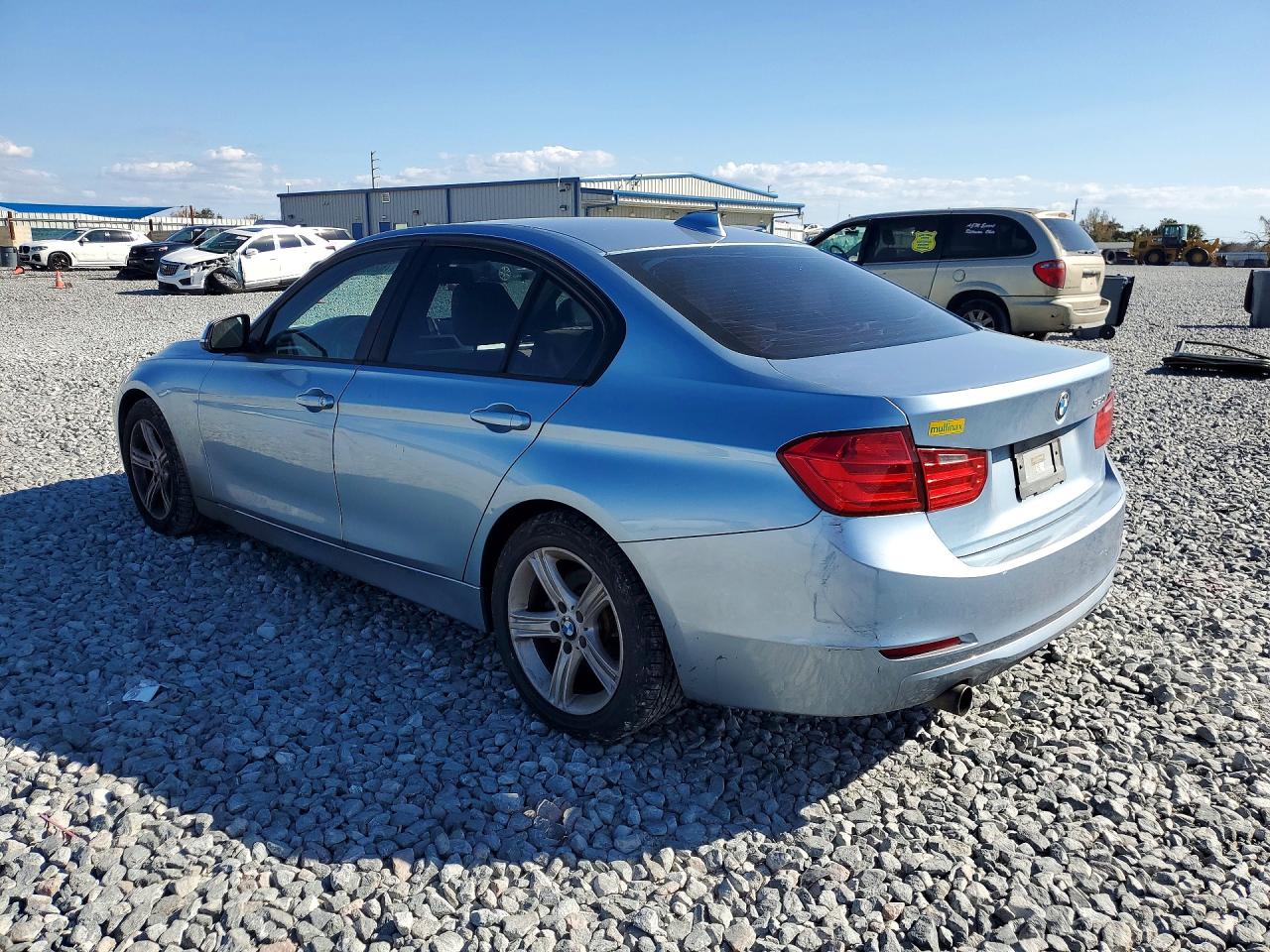 2013 BMW 3 series VIN WBA3B1C52DF461849 photo 2