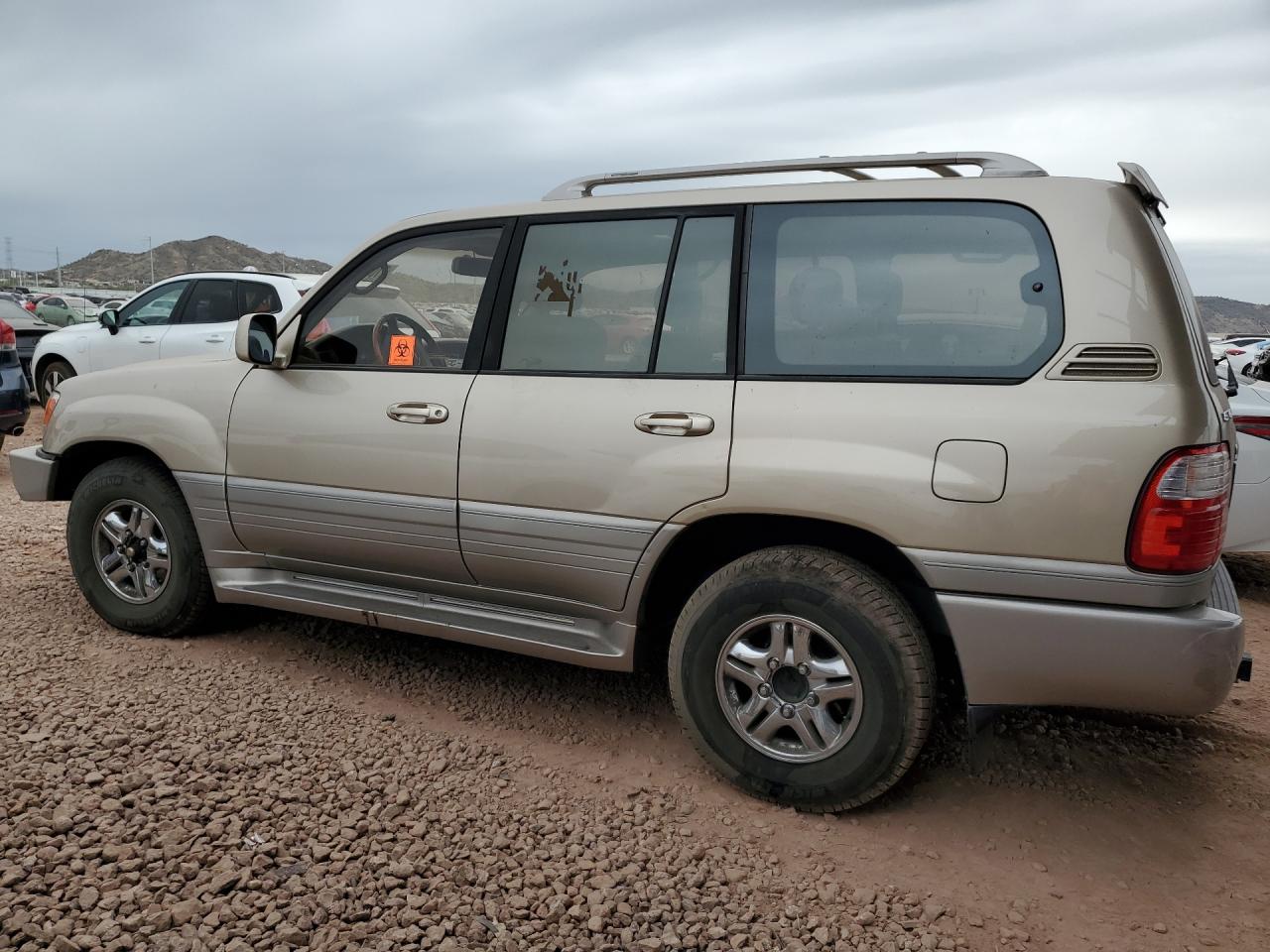 2002 Lexus Lx 470 VIN JTJHT00WX23520235 photo 2