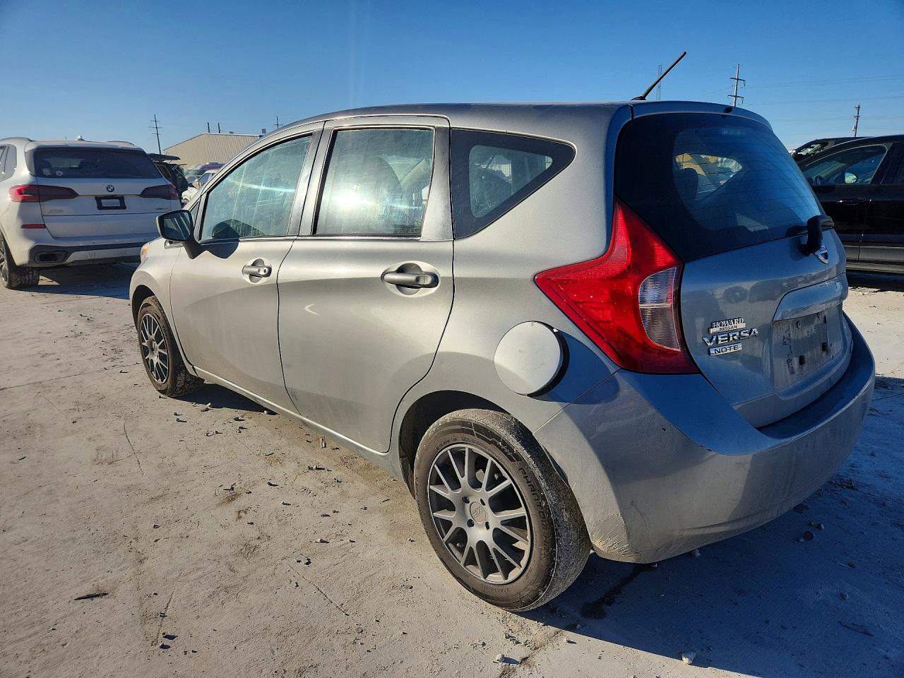 2015 NISS Versa VIN 3N1CE2CP9FL377654 photo 2