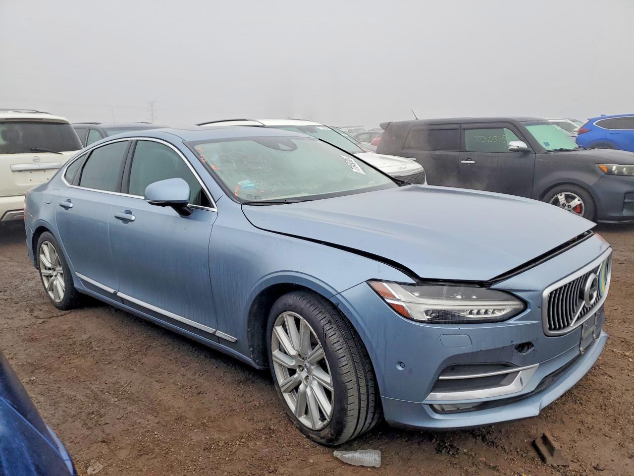 2017 Volvo S90 VIN YV1A22ML9H1010847 photo 4