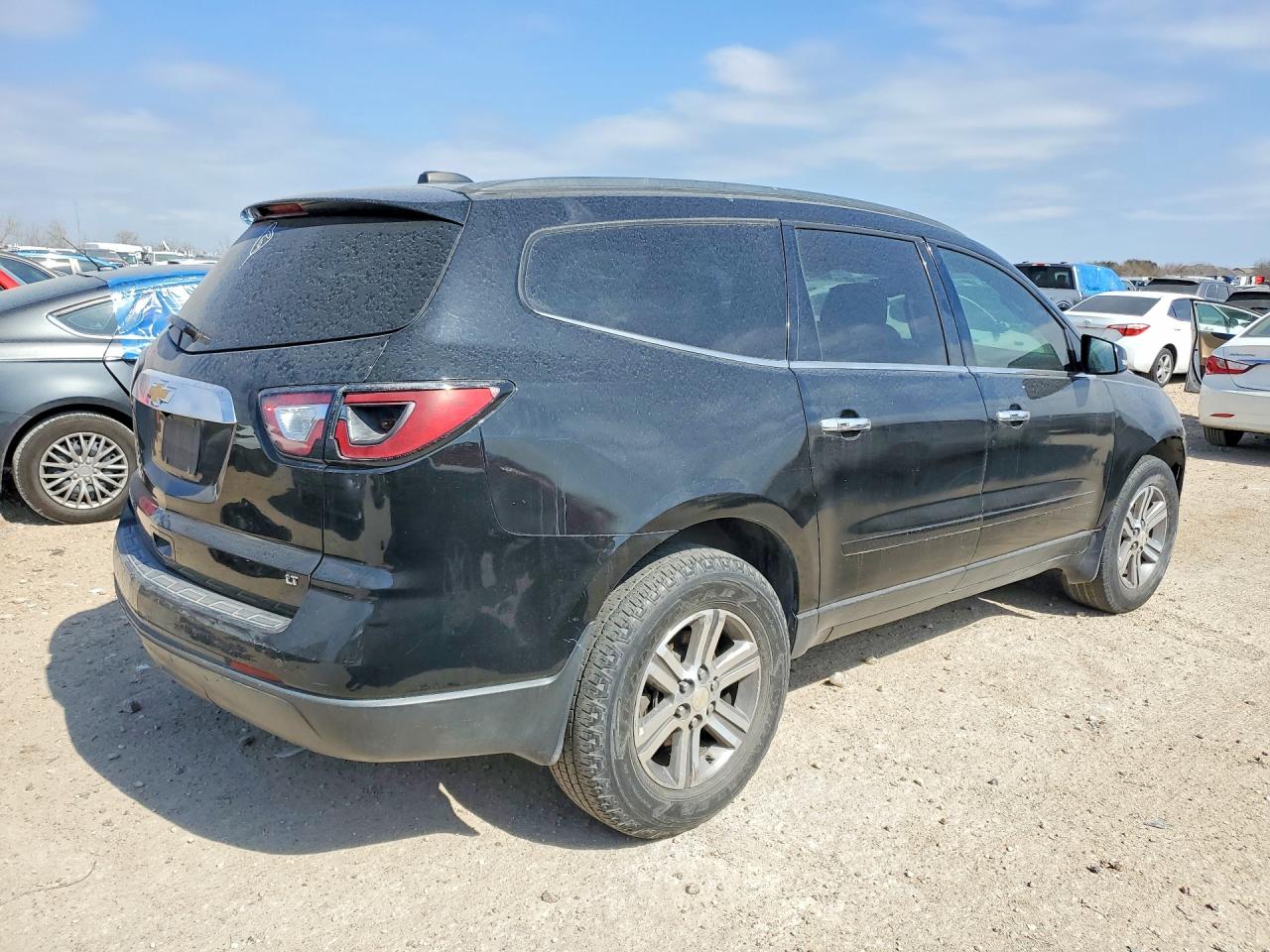 2017 Chevrolet Traverse VIN 1GNKRHKD6HJ280615 photo 3