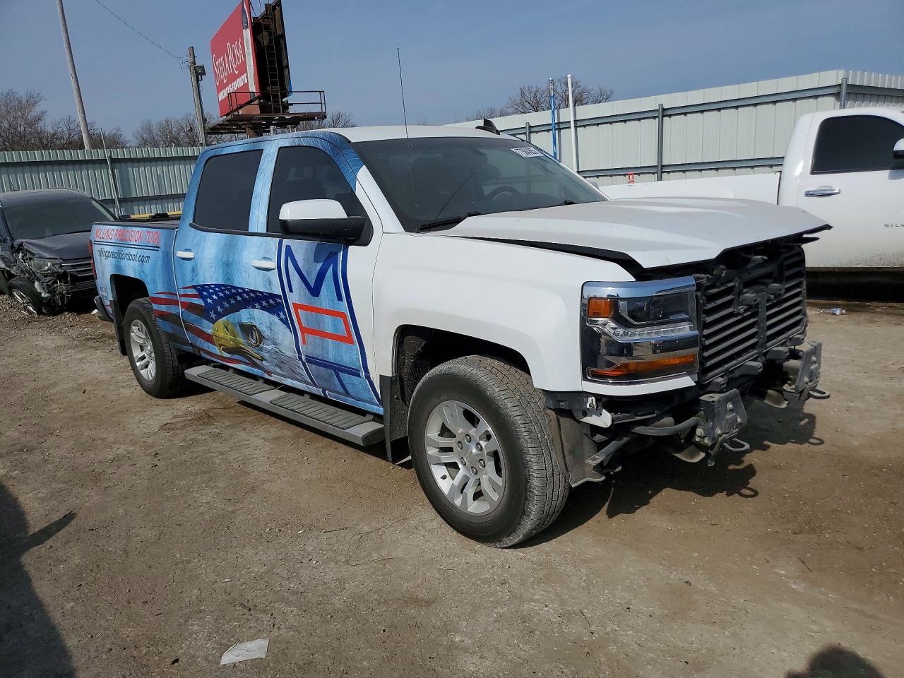 2018 Chevrolet All models VIN 3GCUKREC4JG550642 photo 4