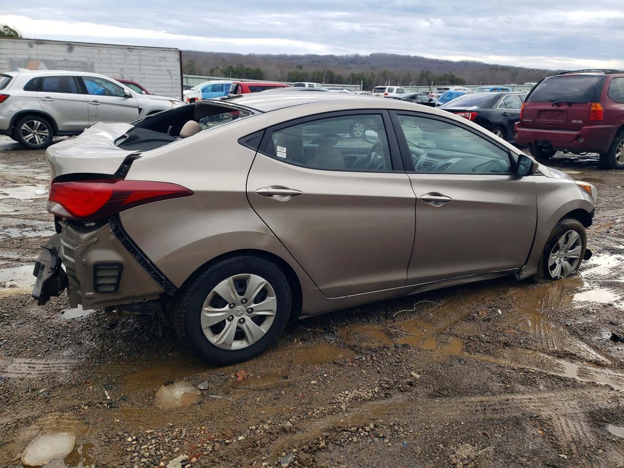 2016 Hyundai Elantra VIN 5NPDH4AE8GH723765 photo 3