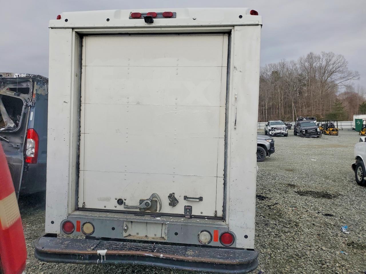 2003 WORKHORSE All models VIN 5B4HP42Y333359828 photo 6