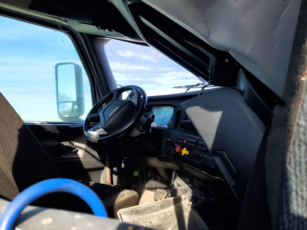 2023 FREIGHTLINER All other VIN 3AKJHLDV7PSUE5972 photo 8
