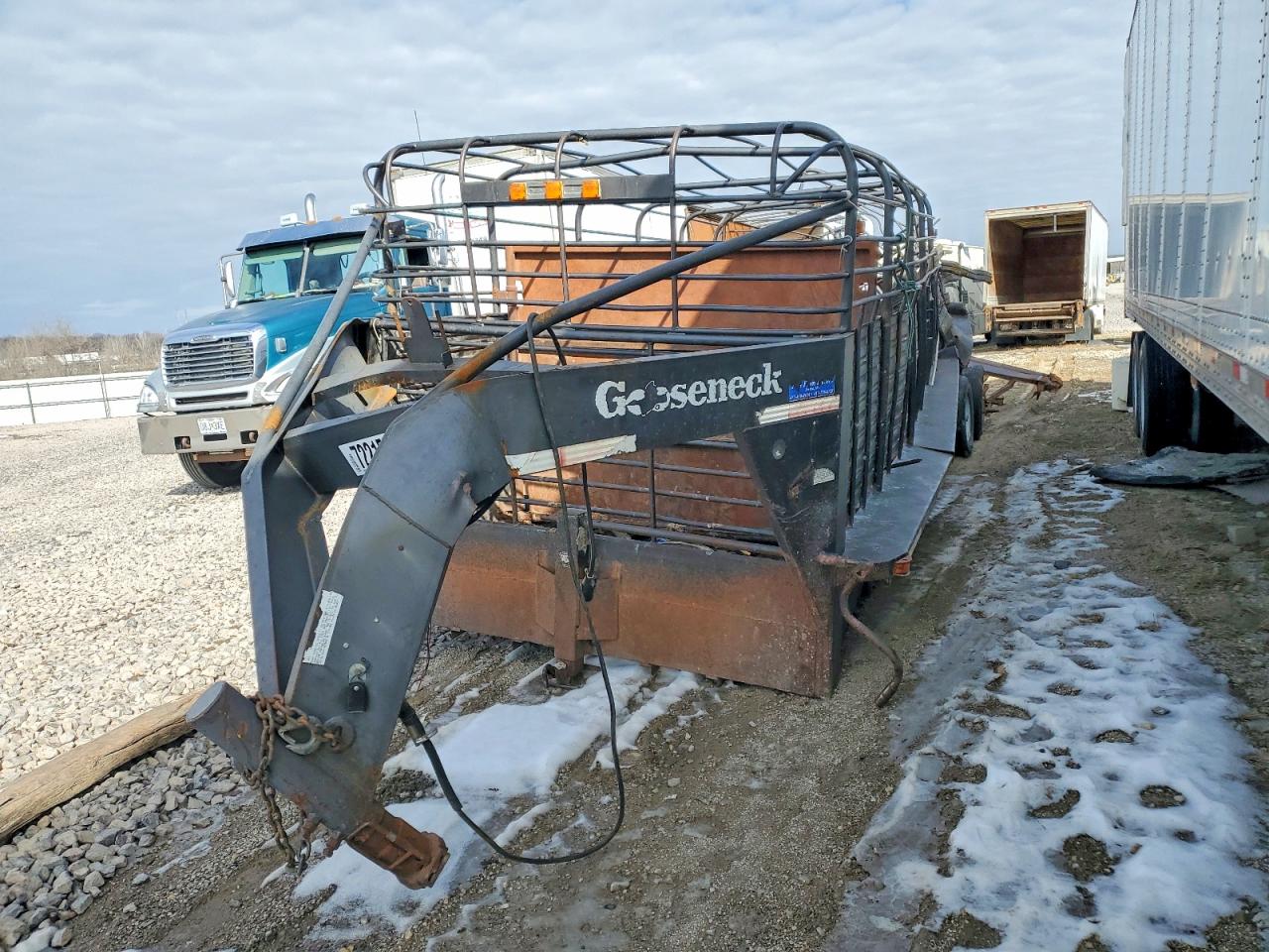 2005 GOOSENECK Trailer VIN 16GS6323X5B079863 photo 2