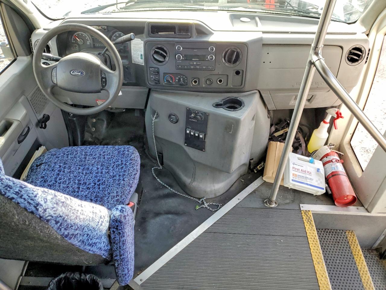 2016 Ford Econoline VIN 1FDFE4FS4GDC21904 photo 8