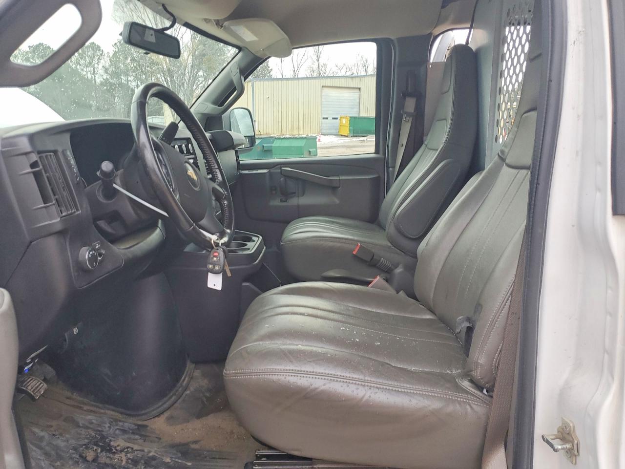 2021 Chevrolet Express VIN 1GCWGAFP2M1302258 photo 7