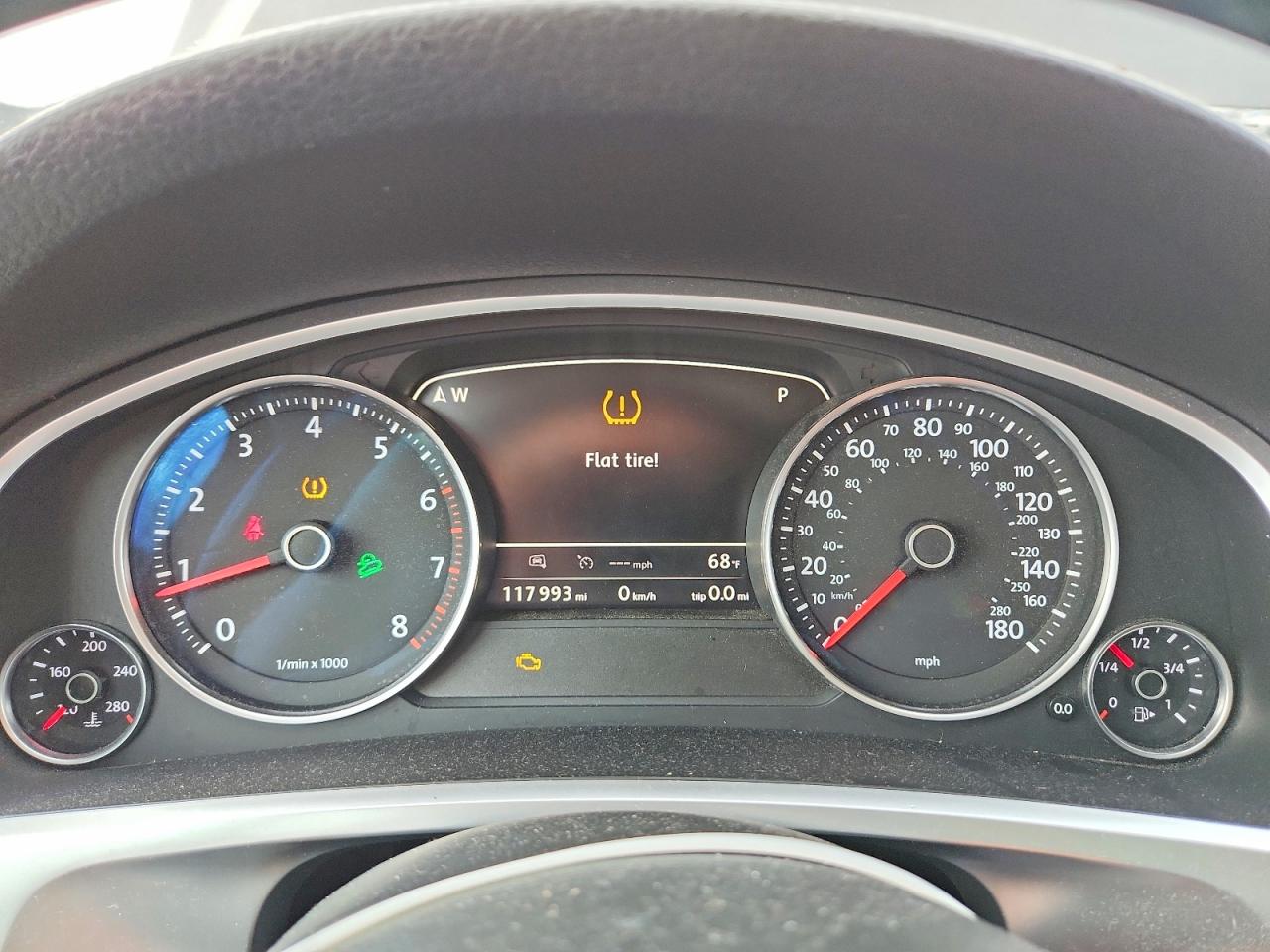 2015 Volkswagen Touareg VIN WVGEF9BP2FD006642 photo 9