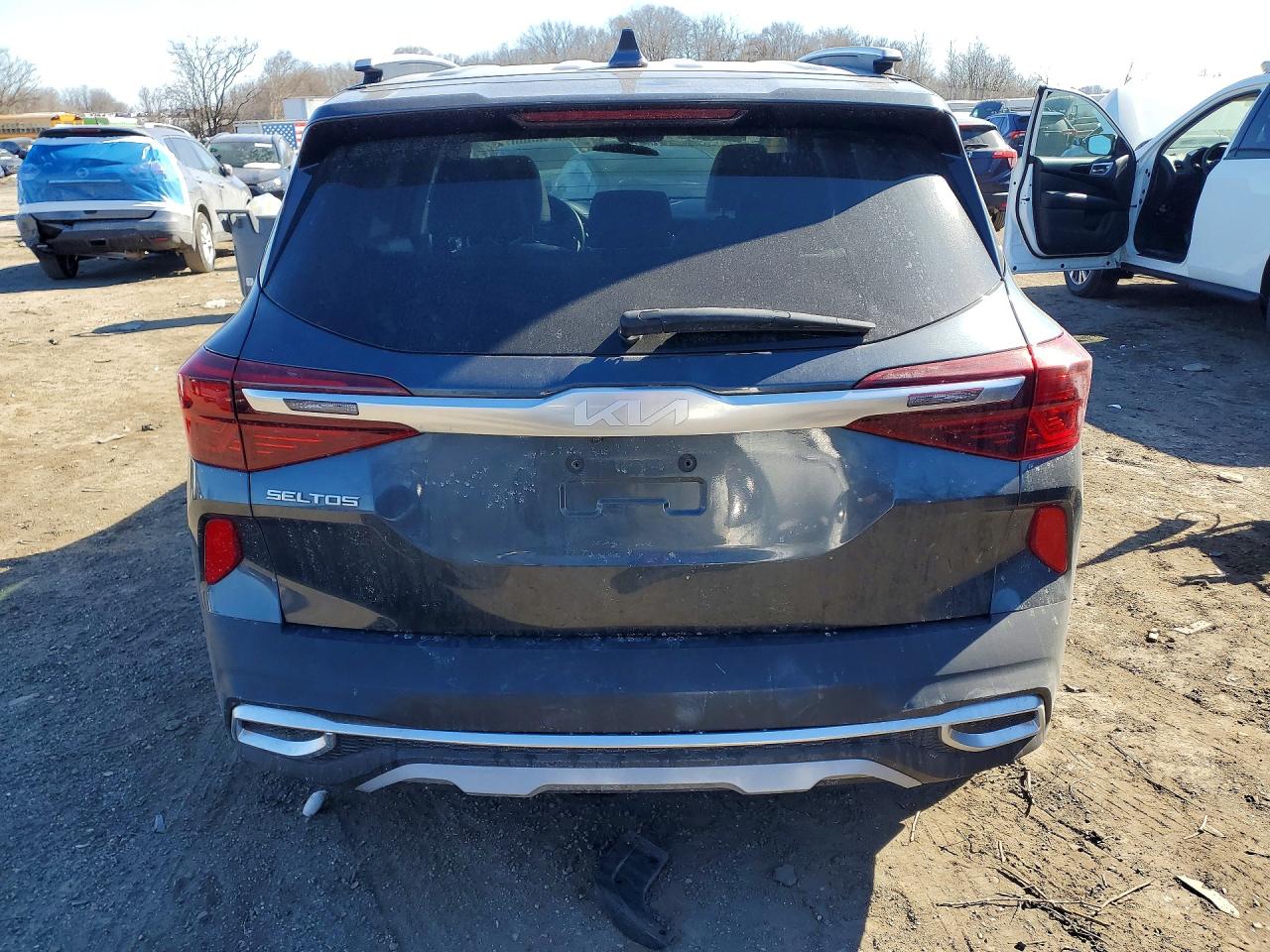 2023 Kia Seltos VIN KNDERCAA2P7404035 photo 6