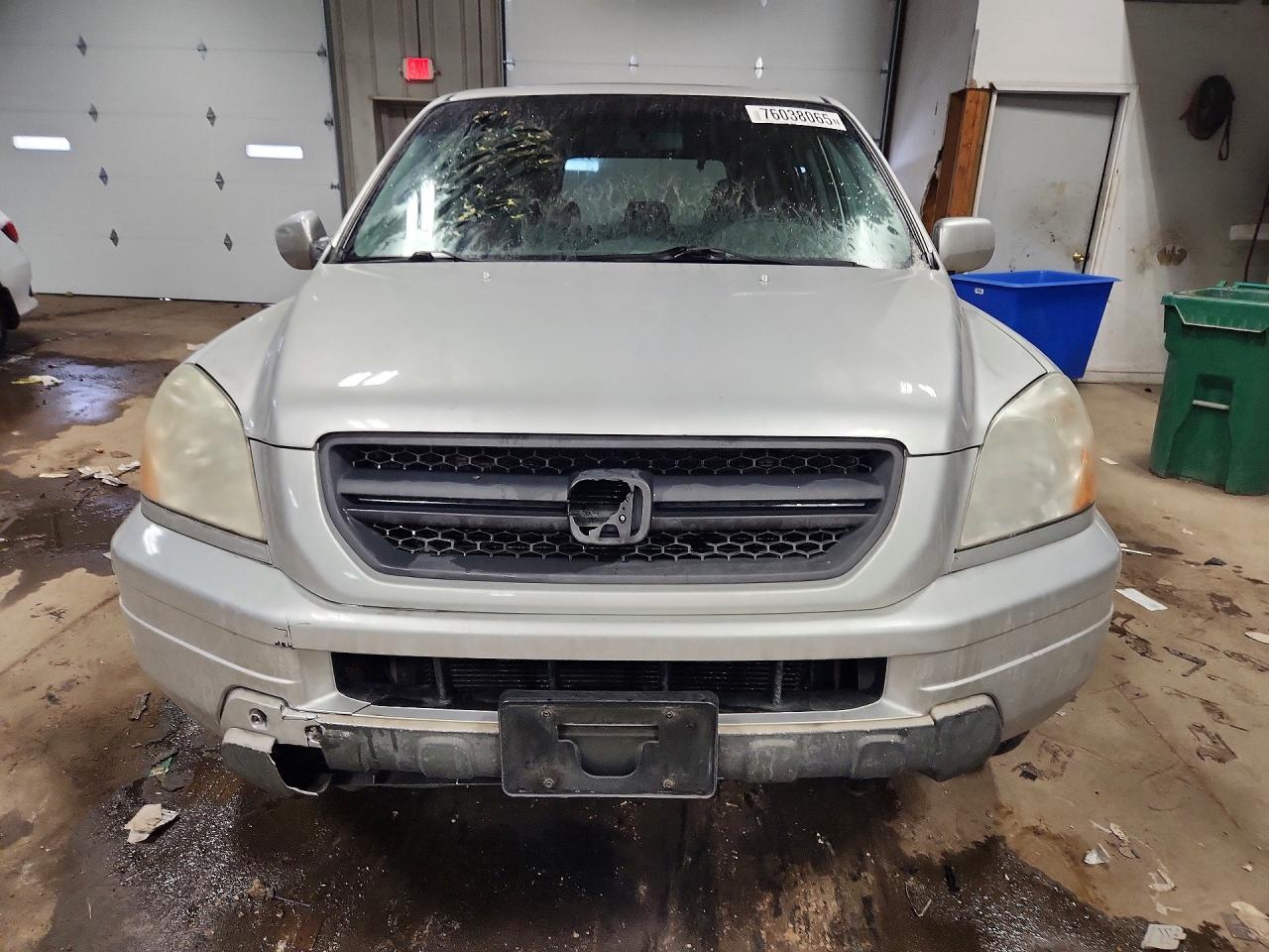 2005 Honda Pilot VIN 2HKYF185X5H515864 photo 5