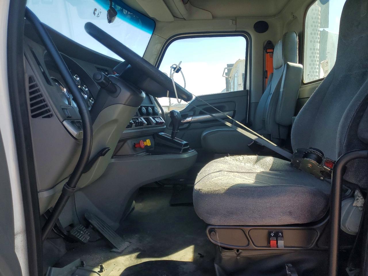 2014 KENWORTH All models VIN 1XKYA48X9EJ403201 photo 5