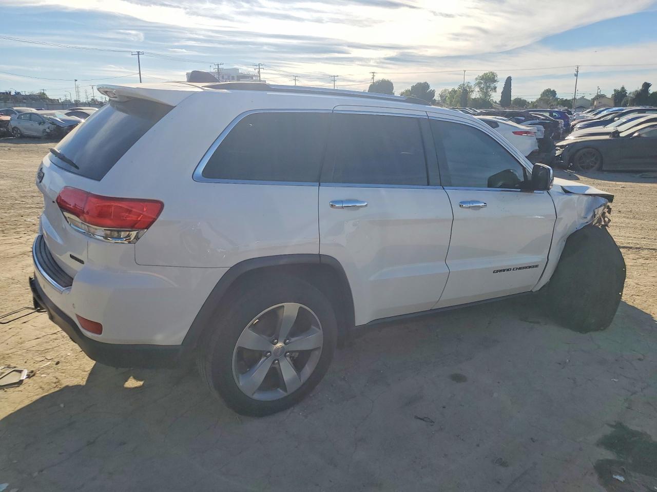2015 Jeep Grand cher VIN 1C4RJFBG5FC778724 photo 3