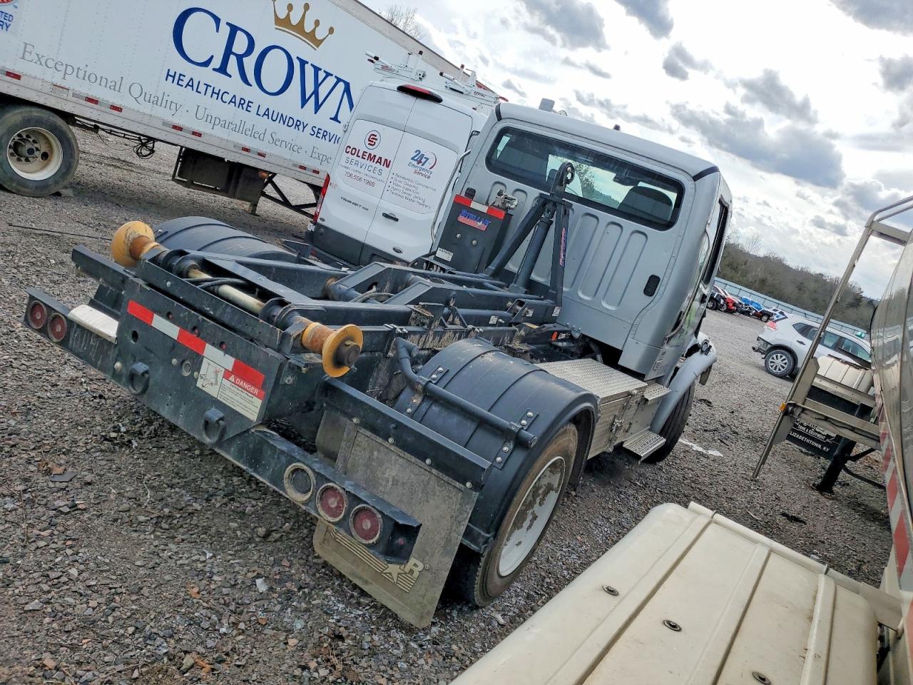2025 FREIGHTLINER All other VIN 3ALACXD21SDVX2029 photo 4