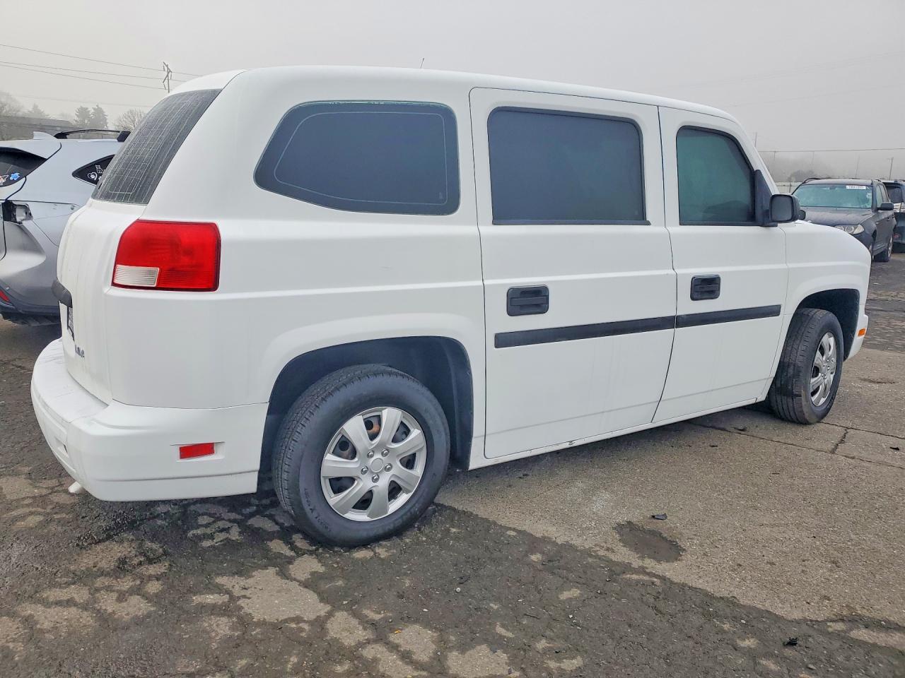 2012 Vpg Mv-1 VIN 523MF1B6XCM101030 photo 3