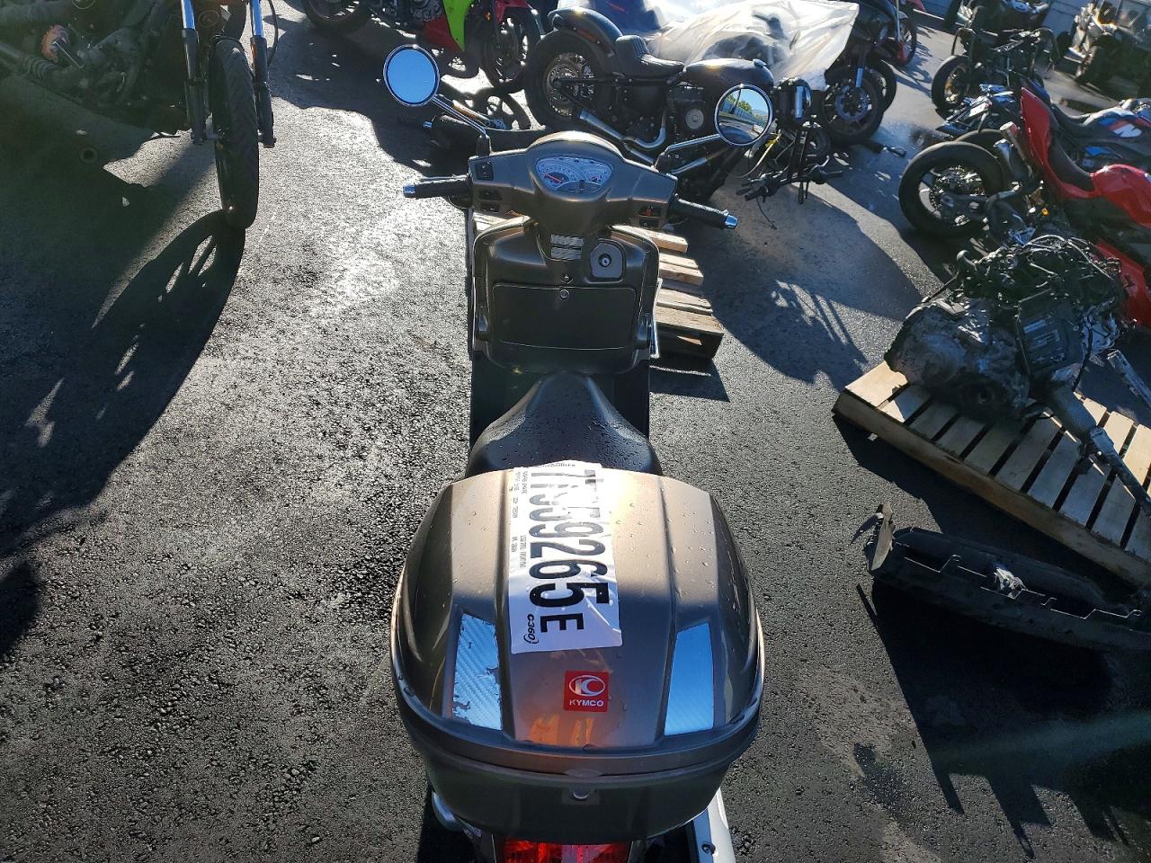 2016 KYMCO Scooter VIN LC2D2H120GC100194 photo 6