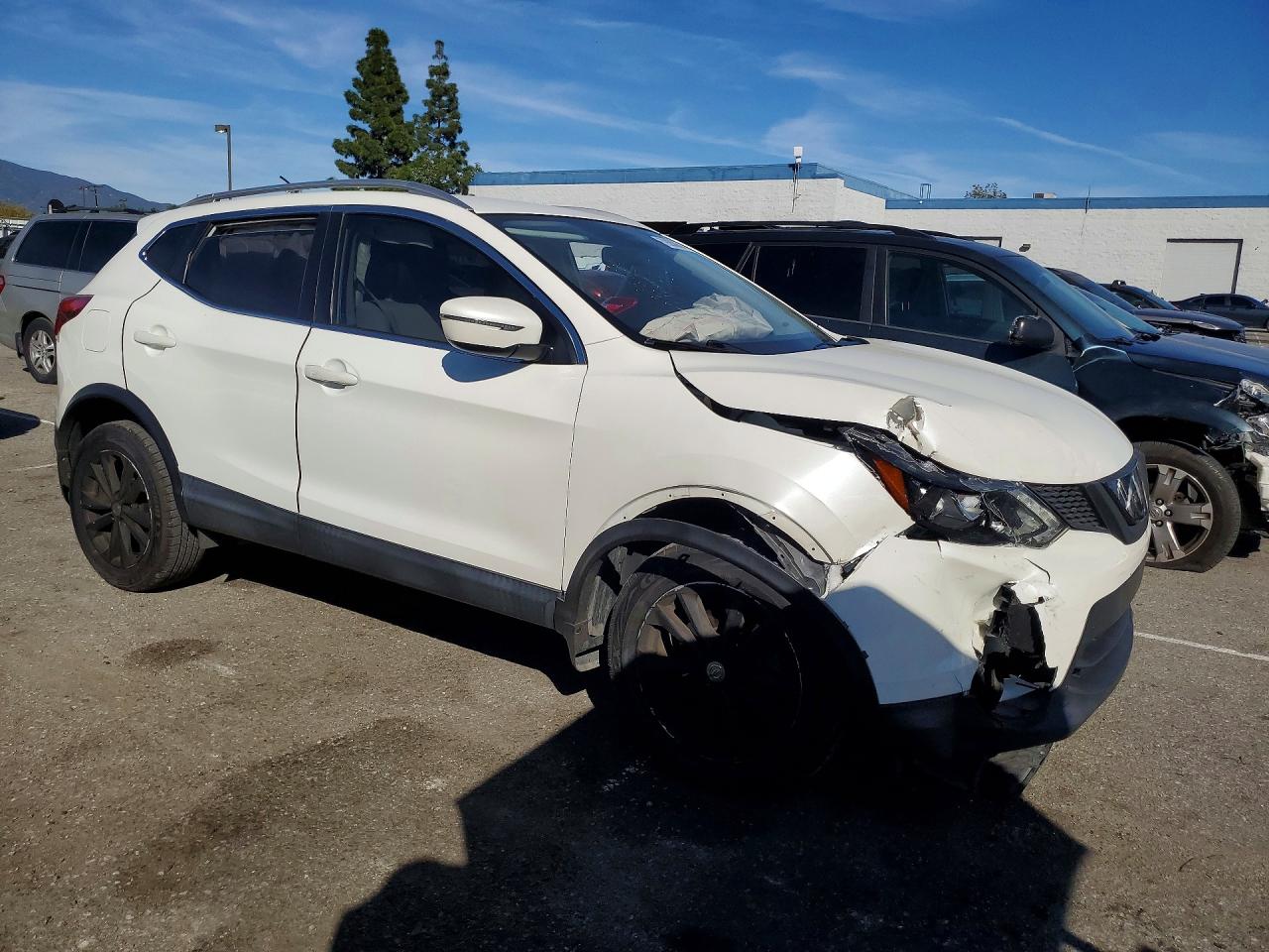 2018 Niss Rogue VIN JN1BJ1CP2JW193659 photo 4