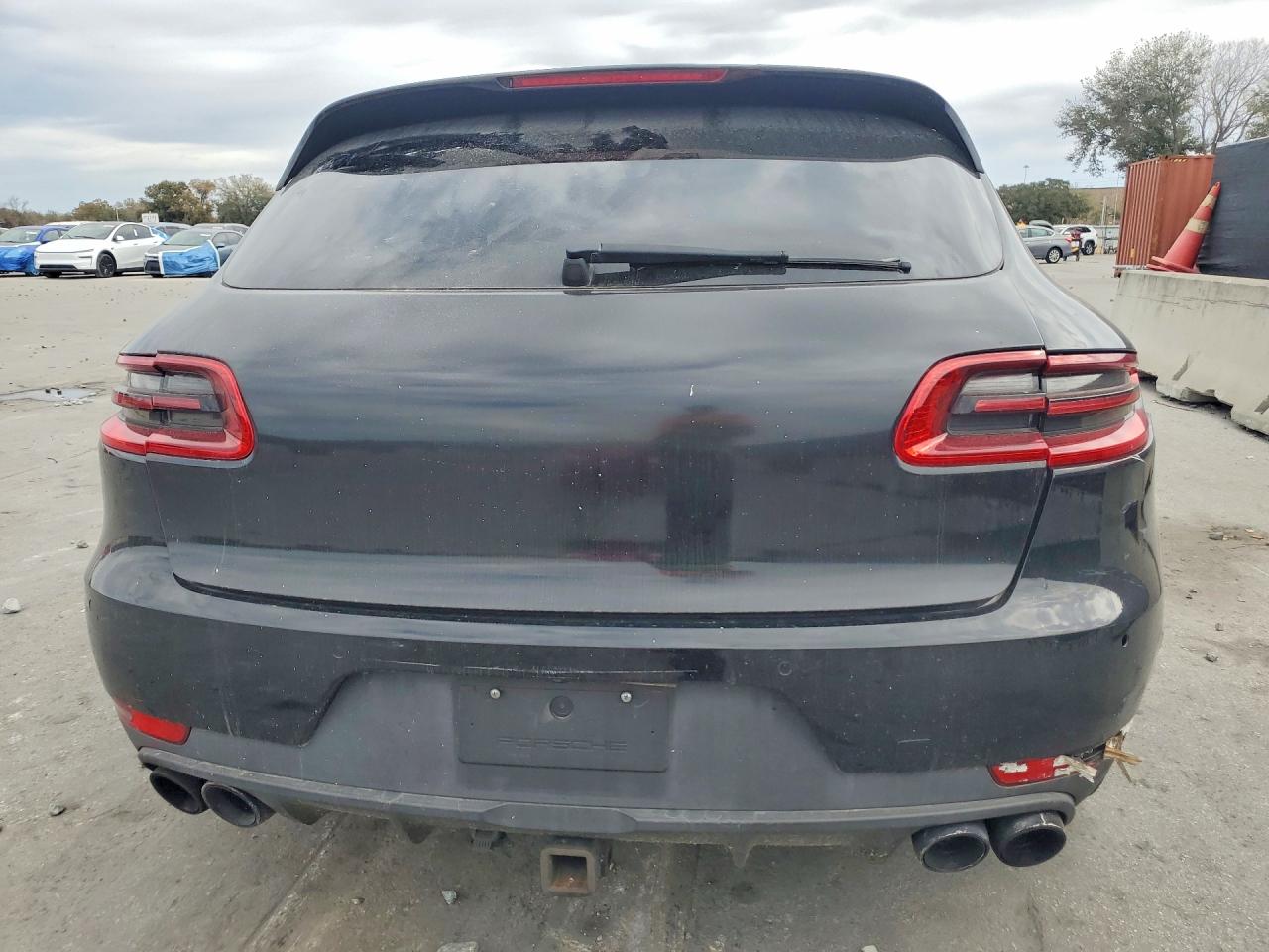 2016 Porsche Macan VIN WP1AB2A50GLB50282 photo 6