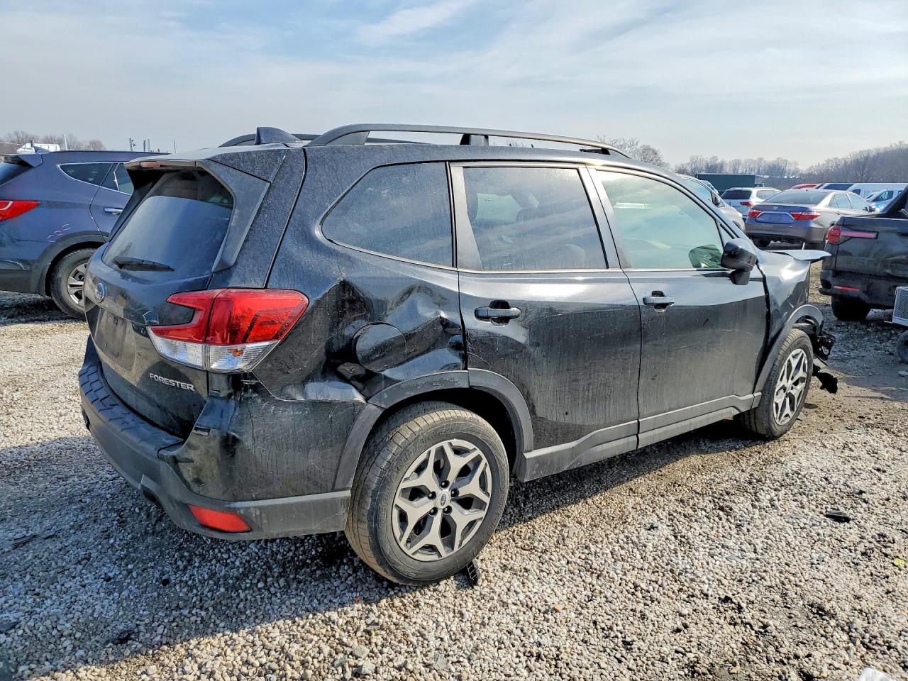 2019 Subaru Forester VIN JF2SKAGC3KH590337 photo 3
