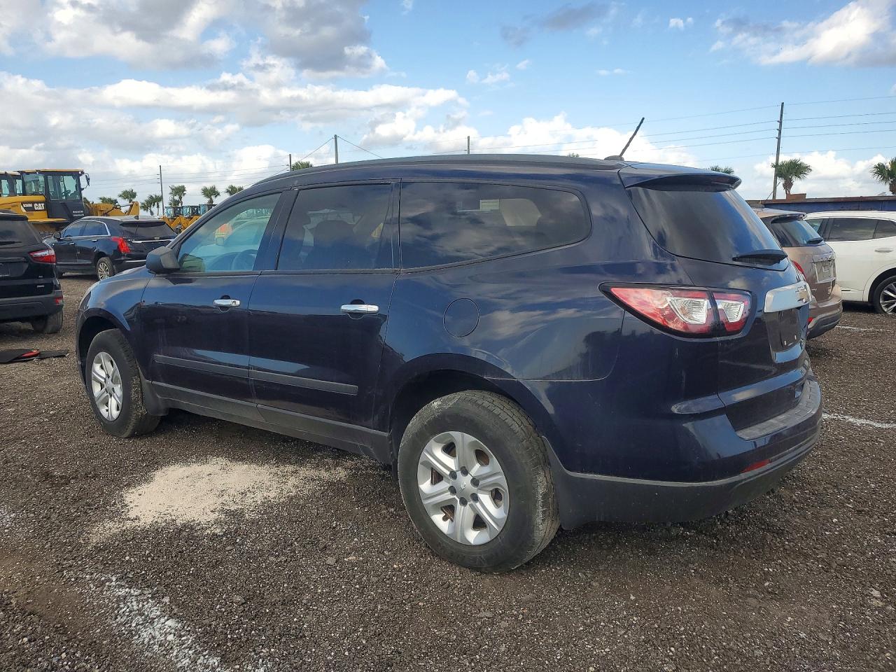 2015 Chevrolet Traverse VIN 1GNKRFED6FJ113457 photo 2