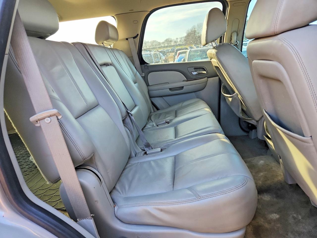 2009 GMC Yukon VIN 1GKFC33099R103252 photo 11