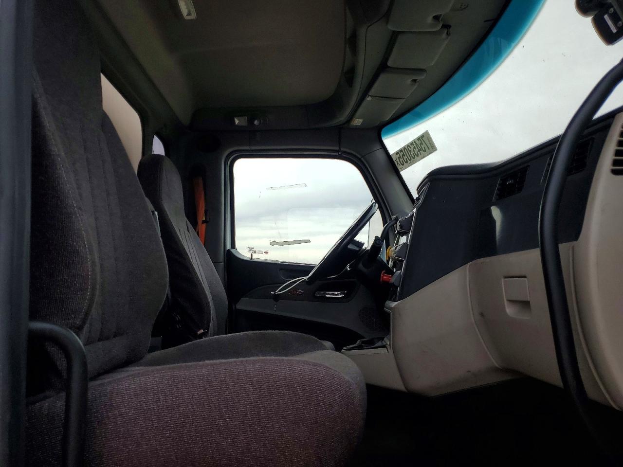 2021 PETERBILT All models VIN 1XPBDP9X9MD733523 photo 5
