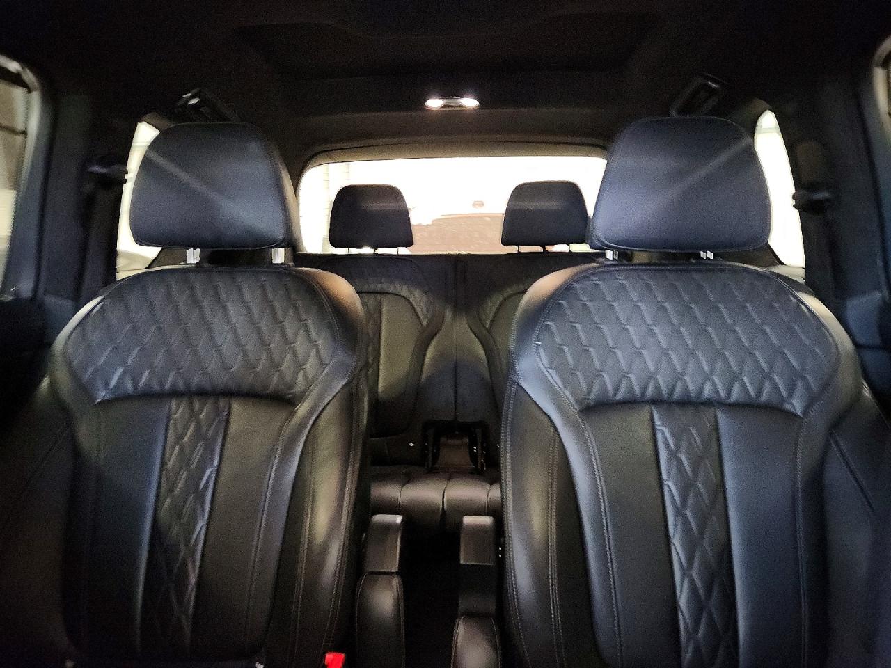2019 BMW X7 VIN 5UXCX4C51KLS37832 photo 10