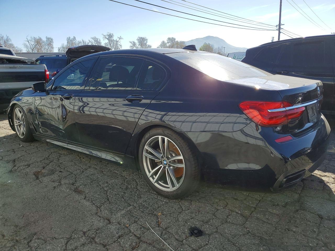 2017 BMW 7 series VIN WBA7E2C52HG739597 photo 2