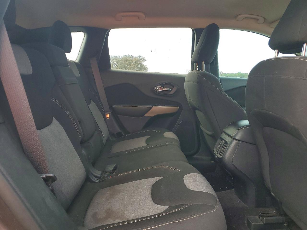 2017 Jeep Grand cher VIN 1C4PJLAS6HW661814 photo 11