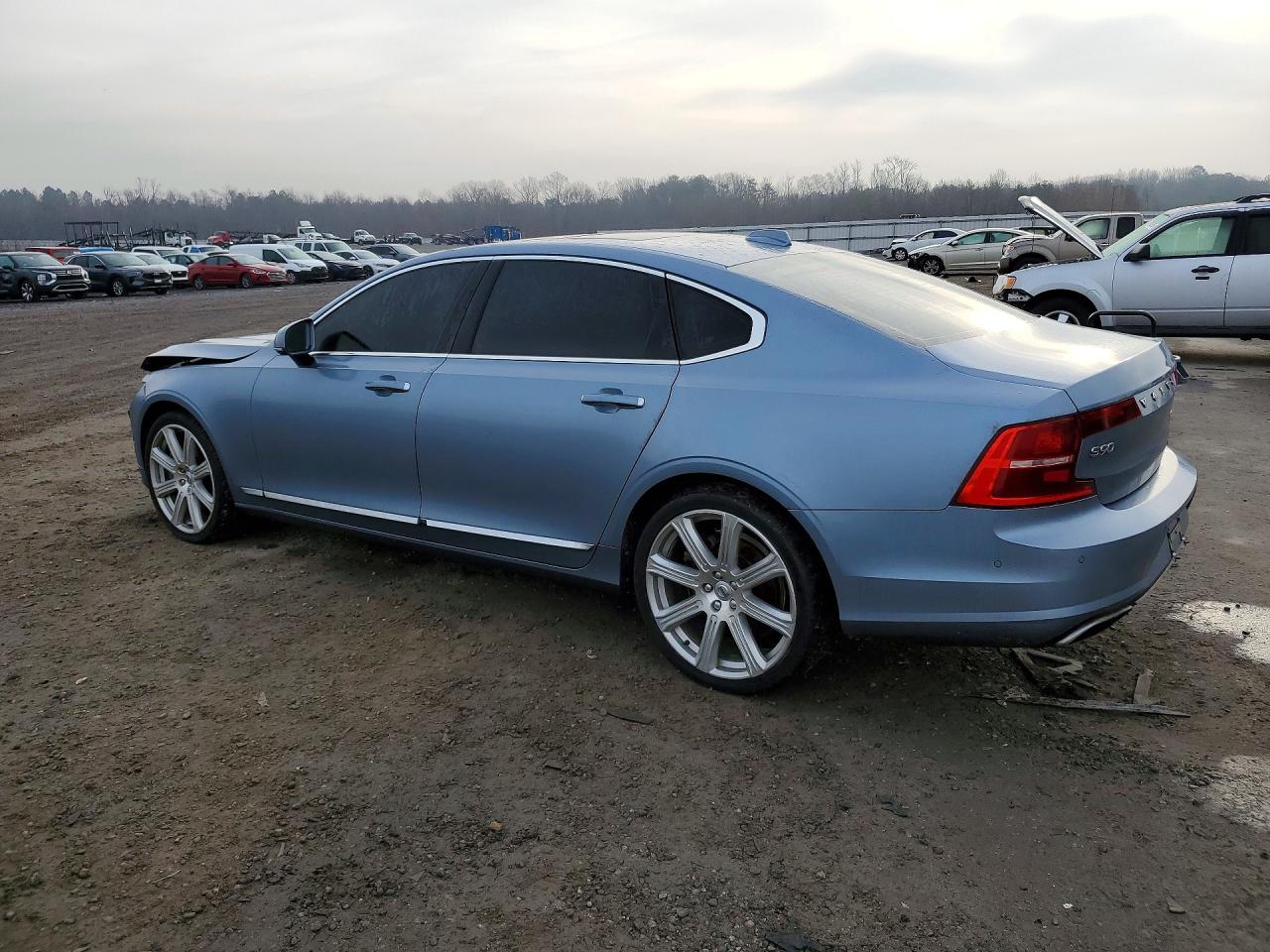 2018 Volvo S90 VIN LVY992MLXJP015149 photo 2