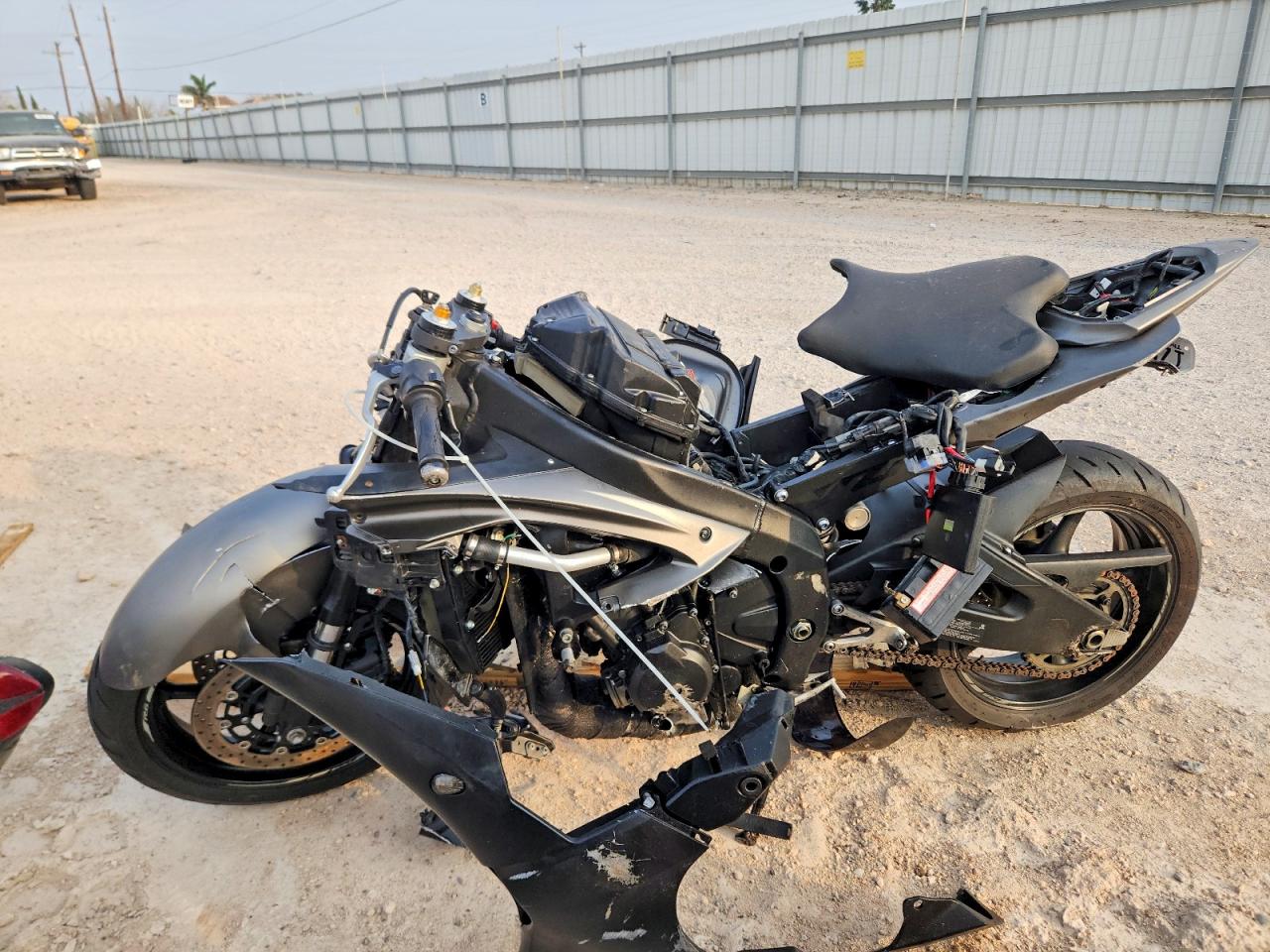2016 Yamaha Yzf600 VIN JYARJ16Y1GA009961 photo 3