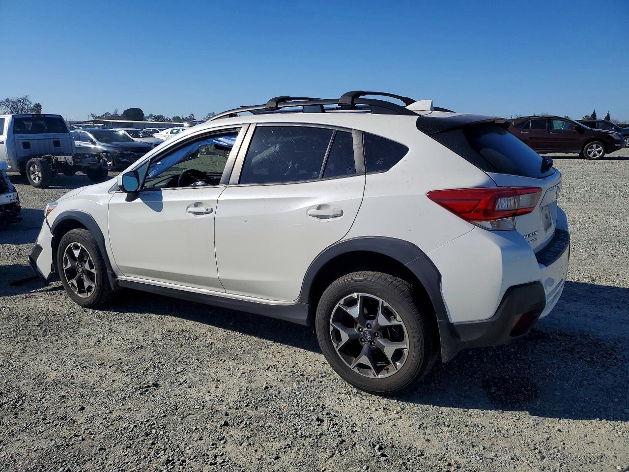 2020 Subaru Crosstrek VIN JF2GTAPC3L8257415 photo 2