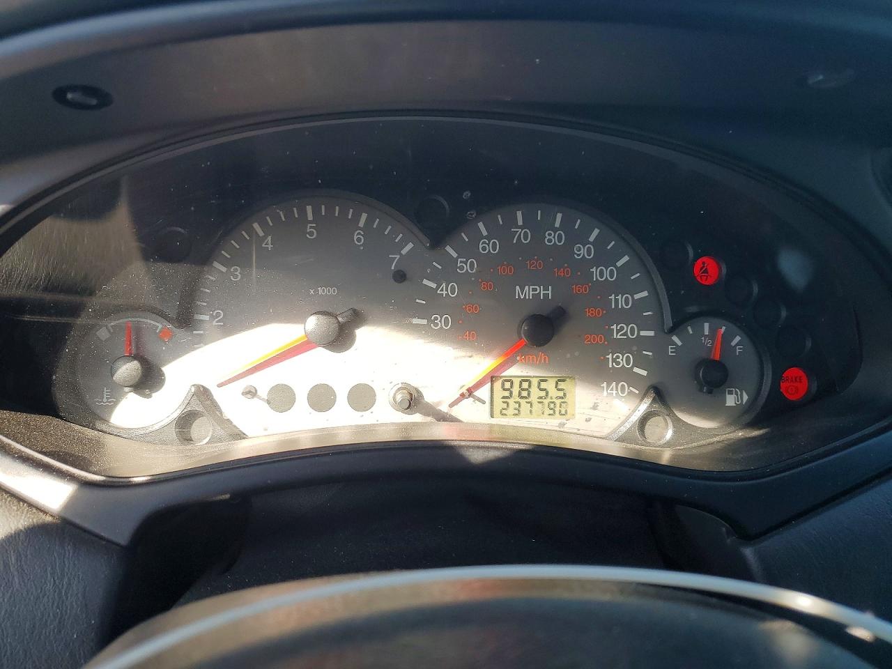 2002 Ford Focus VIN 1FAFP38302W302237 photo 9