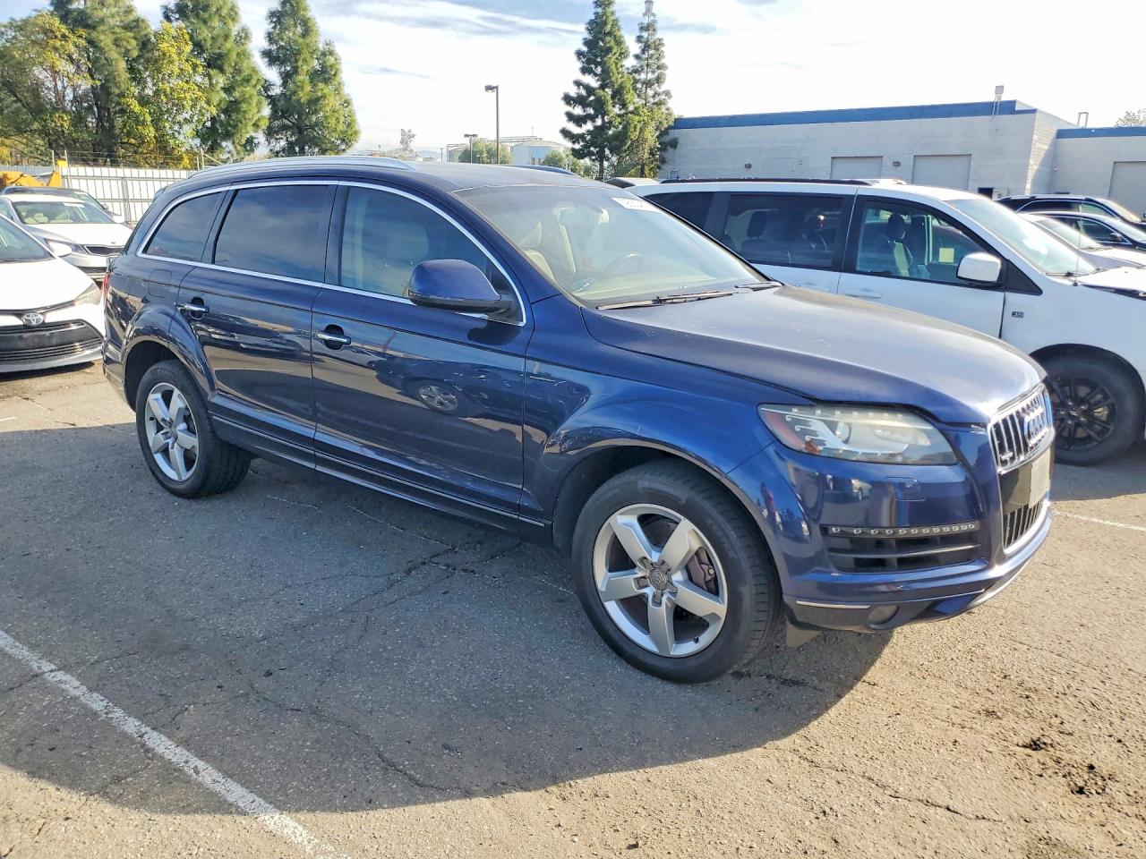 2015 Audi Q7 VIN WA1CGAFE8FD014239 photo 4