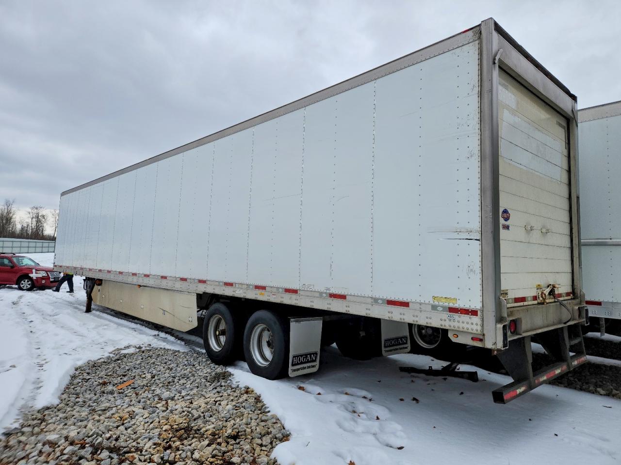 2015 UTIL All models VIN 1UYVS2534FM342326 photo 3