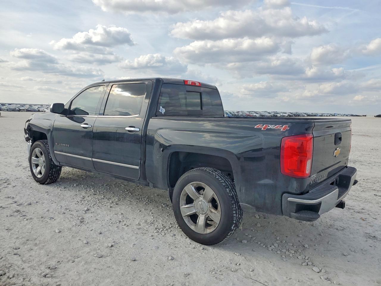 2017 Chev Silverado VIN 3GCUKSEC1HG407696 photo 2