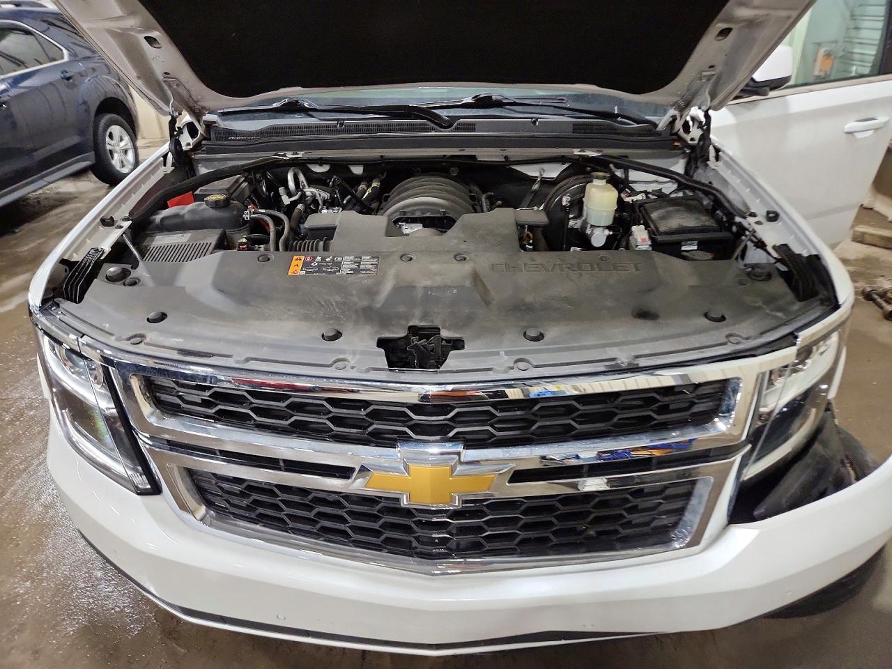 2019 Chevrolet Tahoe VIN 1GNSKBKC6KR398150 photo 12