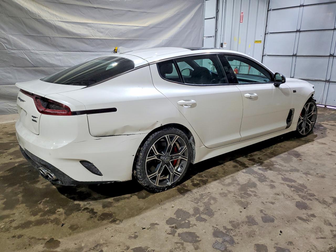 2018 Kia Stinger VIN KNAE55LC1J6027665 photo 3
